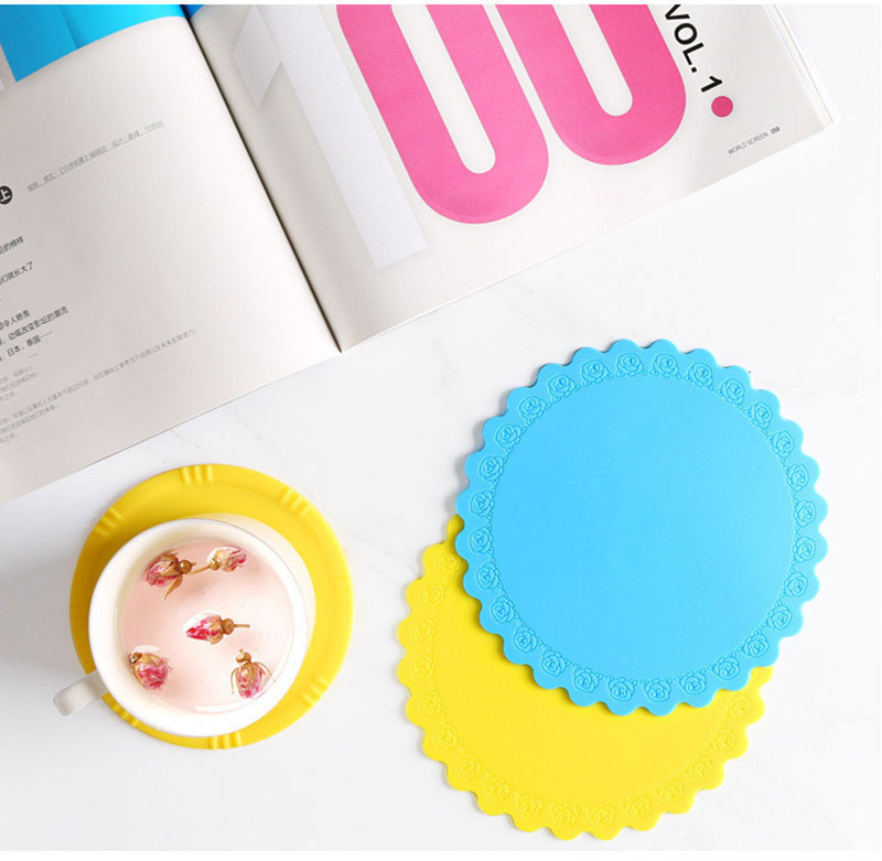Factory Direct Sales of Heat-resistant and High-temperature Insulating Silicone Coasters with Table Mats - Ready Stock for Wholesale